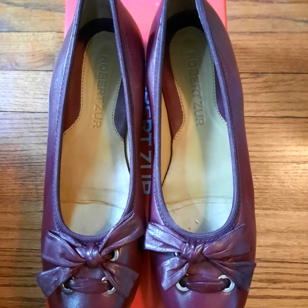 Robert Zur flats